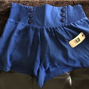 super cute quicksilver shorts